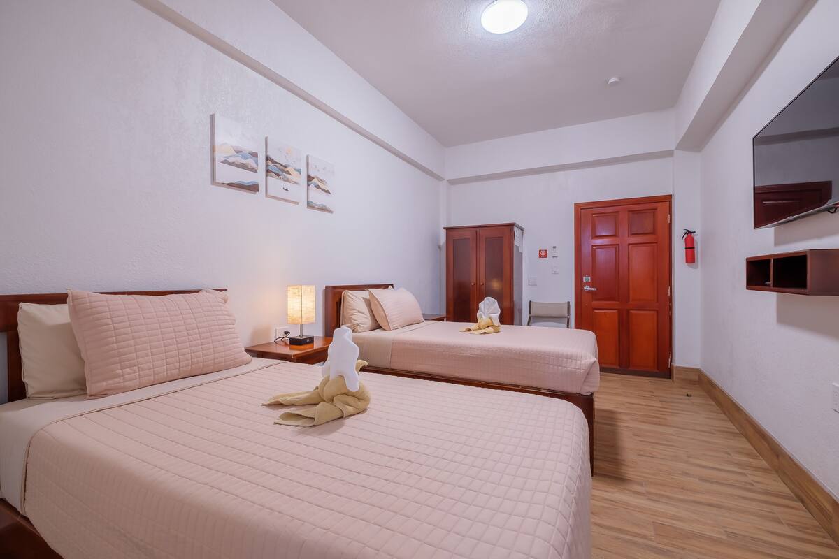 Premium bedding, in-room safe, individually decorated