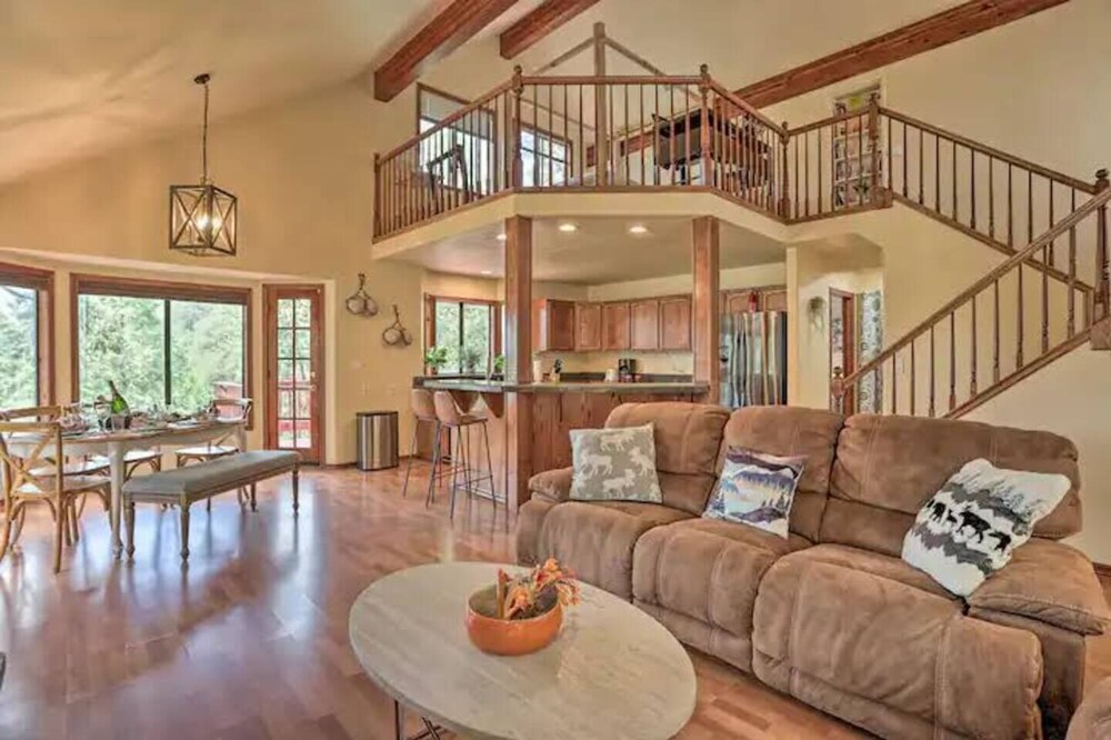 Spacious+Amazing view+Game room+Dog friendly, 5min to Lake