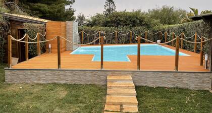 Villa with pool and with sea view