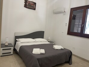 5 Schlafzimmer, Bügeleisen/Bügelbrett, kostenloses WLAN, Bettwäsche