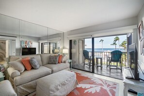 Smart TV, ping pong, printers - Peaceful Isla del Sol Waterfront Condo with Sunrise Bay Views and Pool (St. Petersburg)