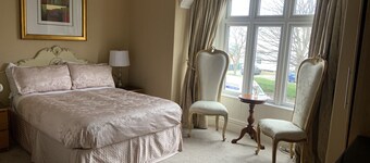 Entire Seaside Home, Sleeps 8, All En-suite Rooms