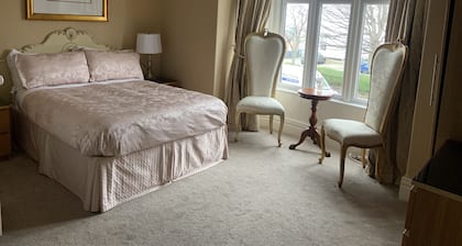 Entire Seaside Home, Sleeps 8, All En-suite Rooms