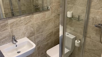 House, Private Bathroom, Sea View | Bilik Mandi