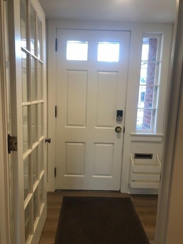 Cozy Home Heart of the Village Near Golf & Colgate