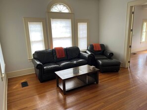 Téléviseur connecté, table de ping-pong