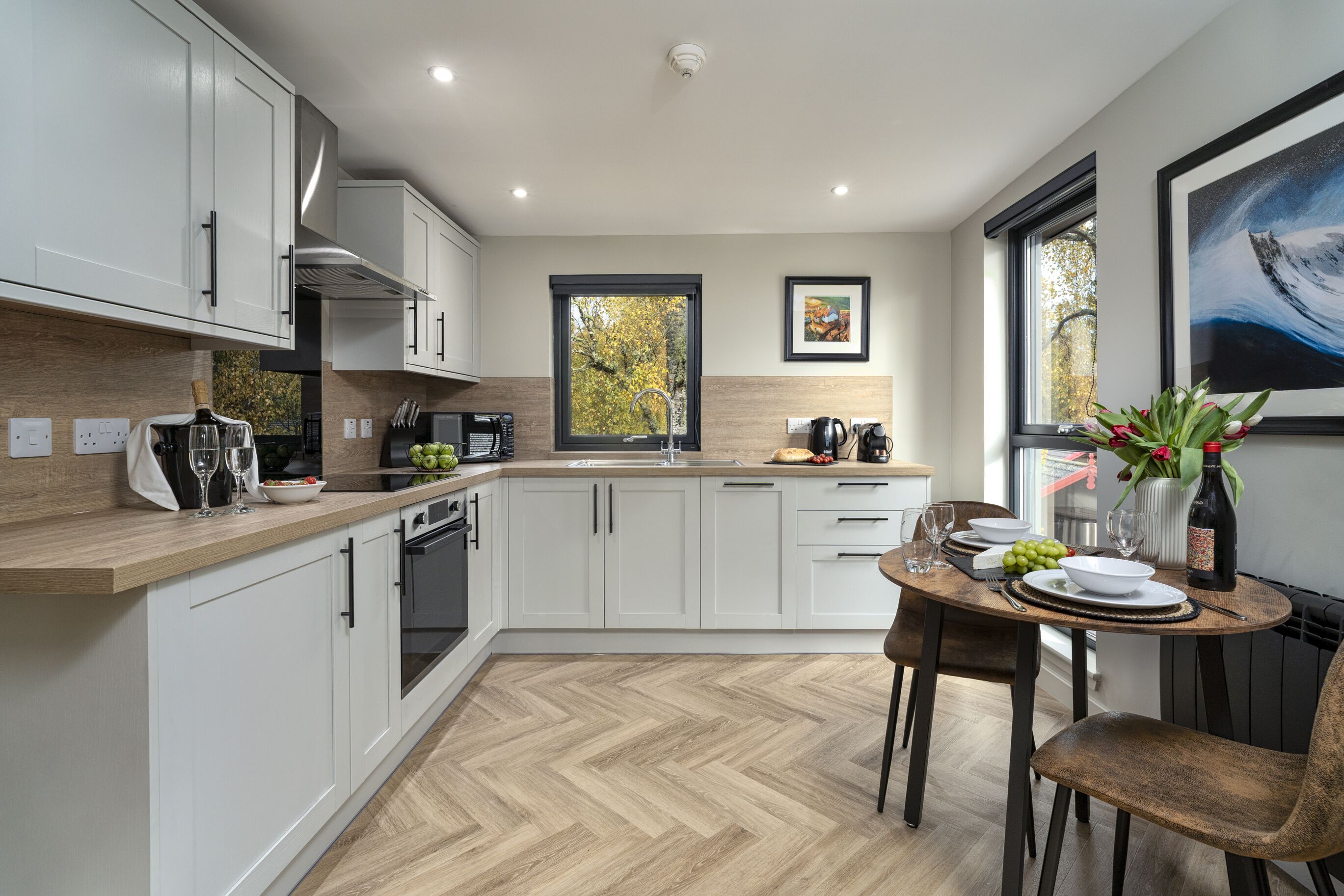 Standard Apartment, Private Bathroom (Apartment Spey) | Private kitchen | Highchair