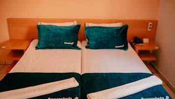Standard Room | Free WiFi, bed sheets
