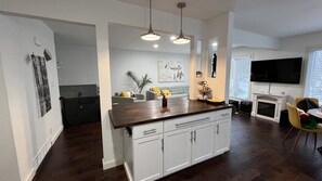 Interior - Secluded 3 bedroom Villa, Patio, BBQ + EV charger- Sleeps 9 max (Lake Geneva)