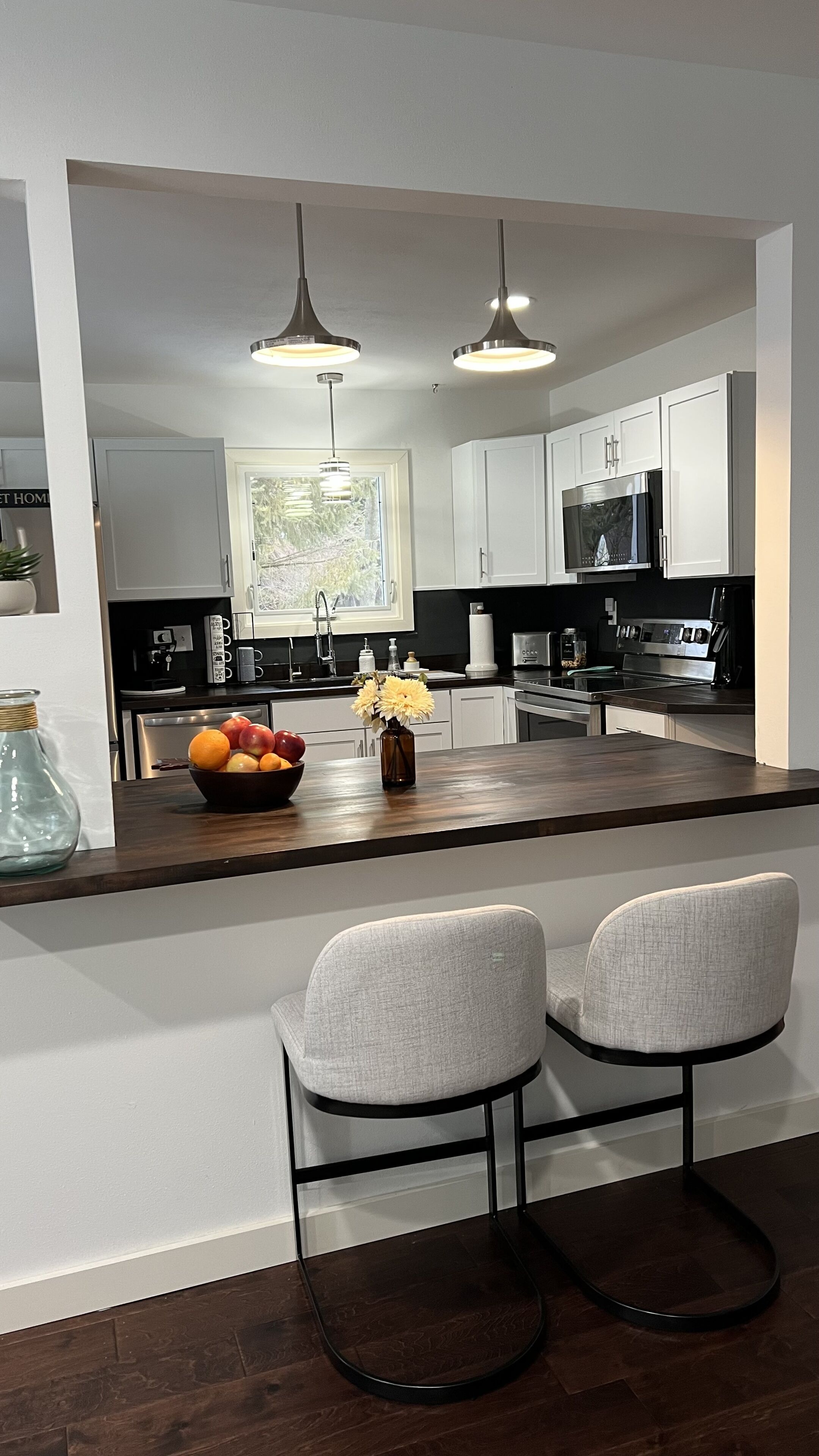 Secluded 3 bedroom Villa, Patio, BBQ + EV charger (Sleeps 9 max)