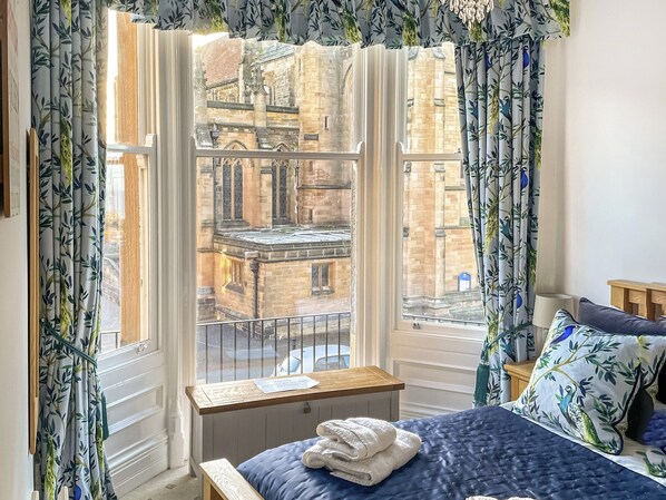 3 habitaciones, wifi gratis y ropa de cama 