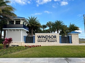 Property grounds - 2021 spacious 6BR home with private pool/Newest Resort/Minsto Disney (Davenport)