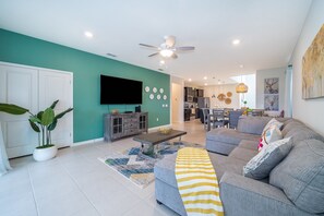 Smart TV - 2021 spacious 6BR home with private pool/Newest Resort/Minsto Disney (Davenport)