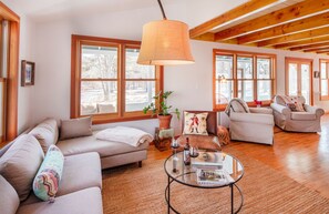 Smart TV, fireplace, books