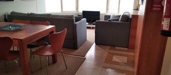 Apartment for 6 guests - View of sea and river- 200 m from the