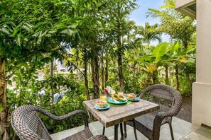 Outdoor dining - Poipu Ohana Vista – Spacious Home Near Poipu & Shipwreck Beaches (Koloa)