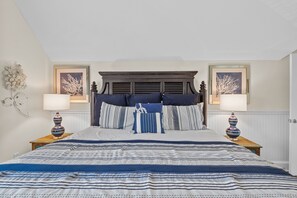 5 bedrooms, iron/ironing board, free WiFi, bed sheets