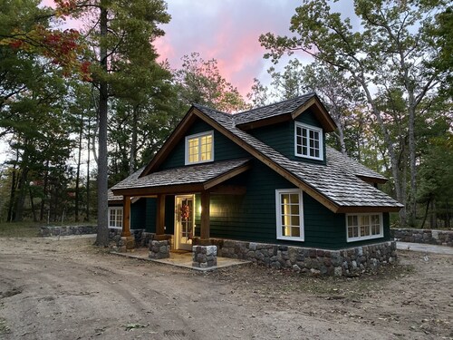 The Little Green Cottage in the Woods