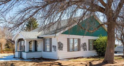 Big Bear - Art-filled escape | Near Bears Ears