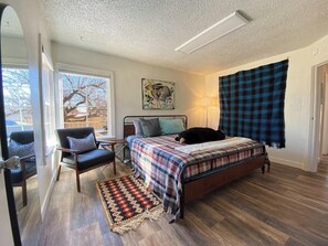 5 عدّة غرف نوم ومكواة/لوح كي وسرير سفر وواي فاي مجانًا