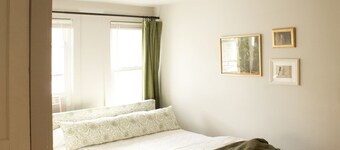 NEW Modern Private Barn House near Skiing in Warwick Good for Groups or Families