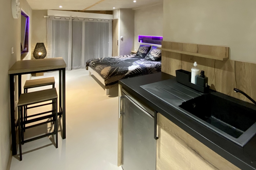 Superb furnished studio 25M2 with terrace