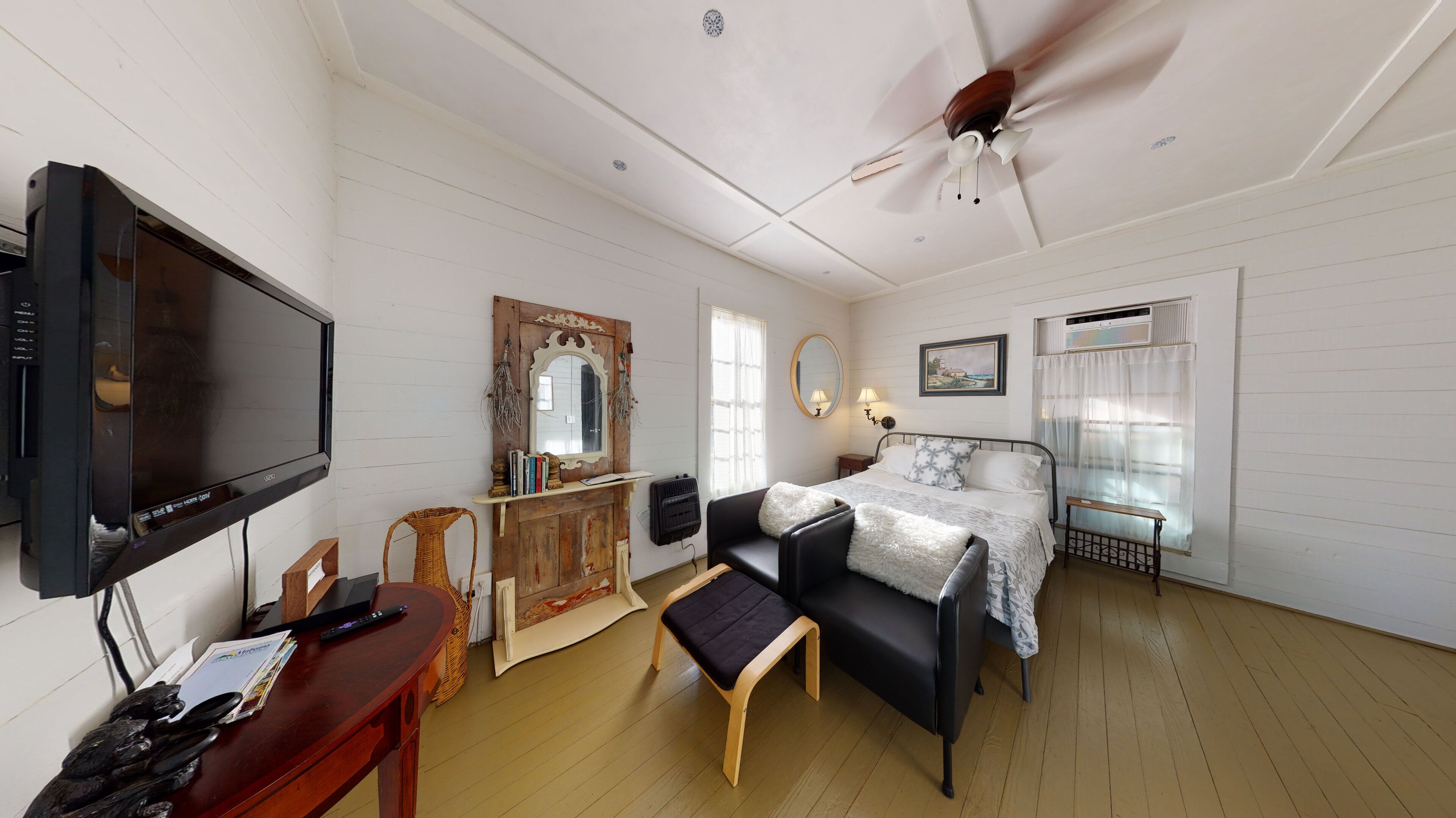 Bunkhouse at The Farmhouse close to Lake Eufaula and Providence Canyon