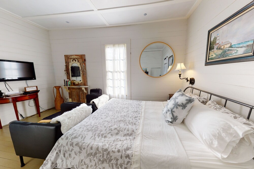 Bunkhouse at The Farmhouse close to Lake Eufaula and Providence Canyon
