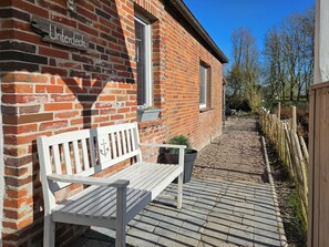 Terrace/patio - Smittshörn 3 - Country house with garden, terrace & fireplace -For large families & groups (Wittmund)