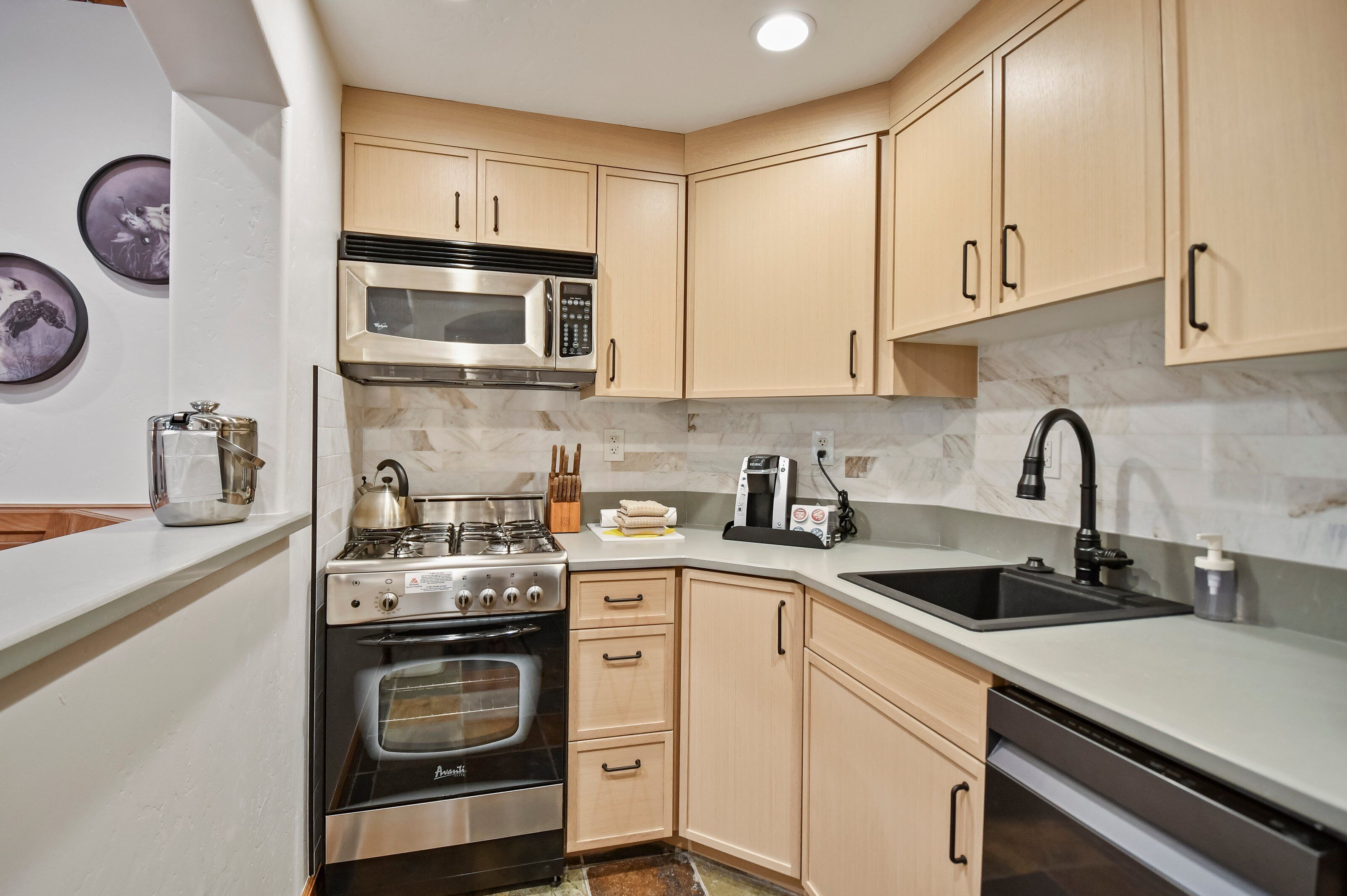 冰箱、微波炉、烤箱、炉灶