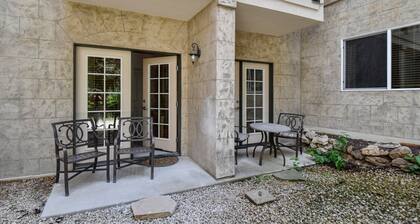 Family Getaway ,Pool, Tubing, Skiing, & Ice Castles Villa 1002