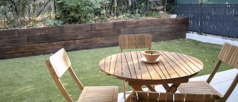 屋外ダイニングエリア