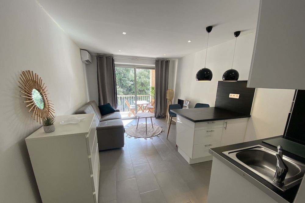 PROMO September - Studio ideally located in the center of Calvi