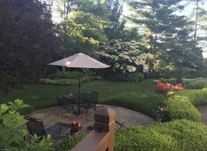 Outdoor dining - Rent your Derby house! Updated, amenities, minutes from Valhalla! (Louisville)