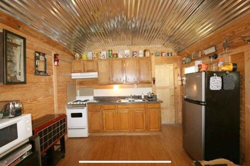 Rustic cozy Cabin located in Toledo Beach Subdivision