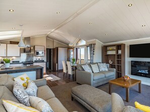 TV - 2 bedroom accommodation in Addlethorpe, near Skegness (Addlethorpe, near Skegness)
