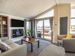 TV - 2 bedroom accommodation in Addlethorpe, near Skegness (Addlethorpe, near Skegness)