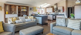 2 bedroom accommodation in Addlethorpe, near Skegness