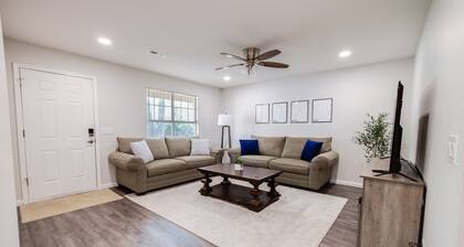 Trailside Townhouse B | Next to Downtown & Bike Trails