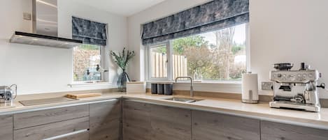 Lavavajillas y periquera