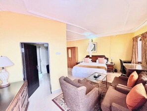 1 habitación, tabla de planchar con plancha, wifi gratis y ropa de cama 