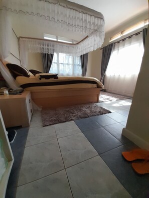 5 habitaciones, wifi y ropa de cama