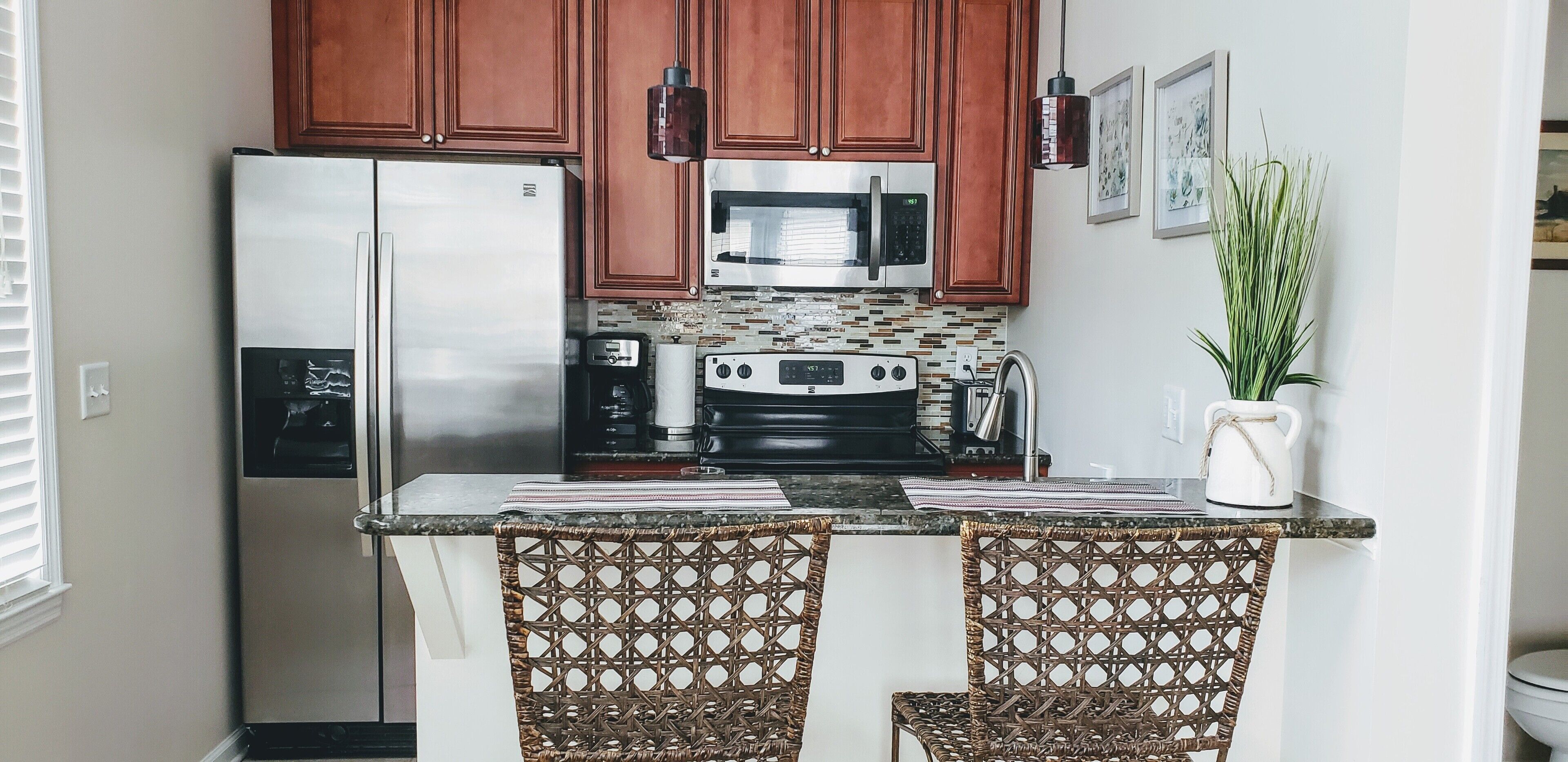 Hidden Treasure apartment behind historic home