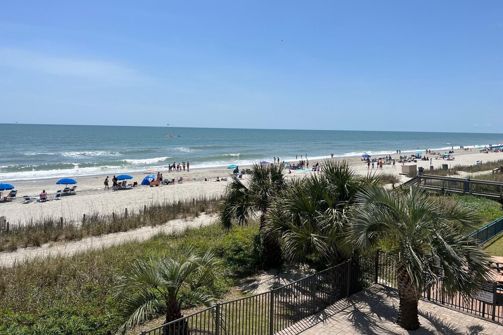 202 Direct Oceanfront 1 bedroom/1 bath condo
