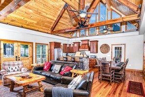 Älytelevisio, takka, videopelejä, DVD-soitin