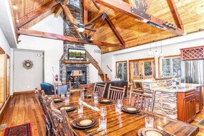 Dining - Private Mountain Cabin w/Hot Tub, Endless Views, Fireplace, Game Room on 3 acres (Banner Elk)