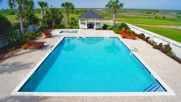 House (3 Bedrooms) | Property amenity