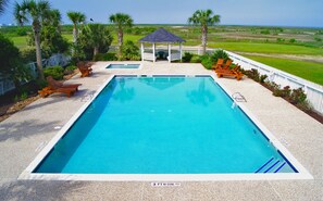 House (3 Bedrooms) | Property amenity - A View to Remember by Ryson Vacation Rentals (Galveston)