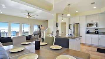House (3 Bedrooms) | Property amenity