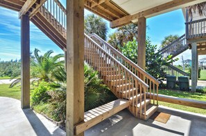 House (3 Bedrooms) | Property amenity - A View to Remember by Ryson Vacation Rentals (Galveston)